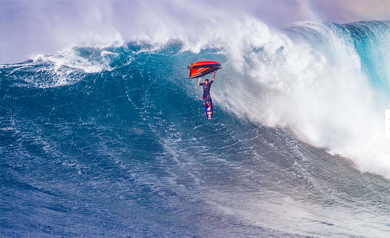 How to choose between wingfoil and wingsurf lessons